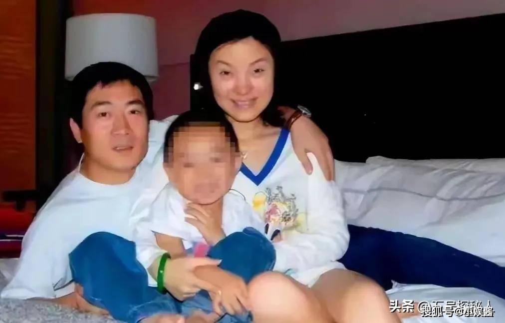 儿子名校毕业似兄弟洋媳妇颜值媲美明星PG电子麻将胡了56岁陈红美国最新照(图2)