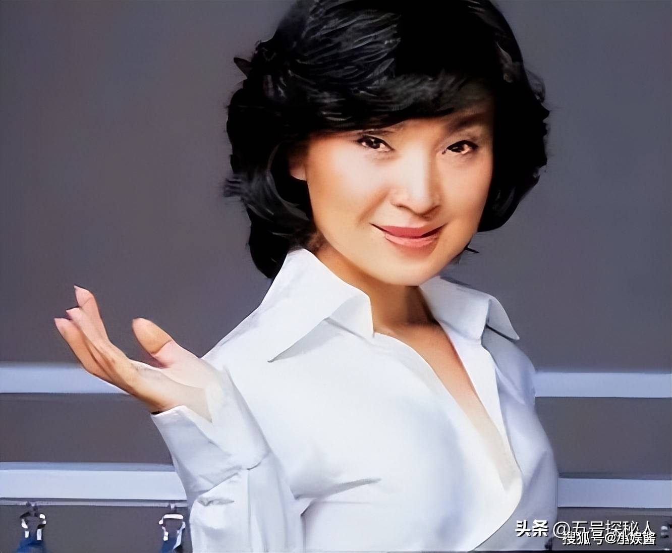 儿子名校毕业似兄弟洋媳妇颜值媲美明星PG电子麻将胡了56岁陈红美国最新照(图3)