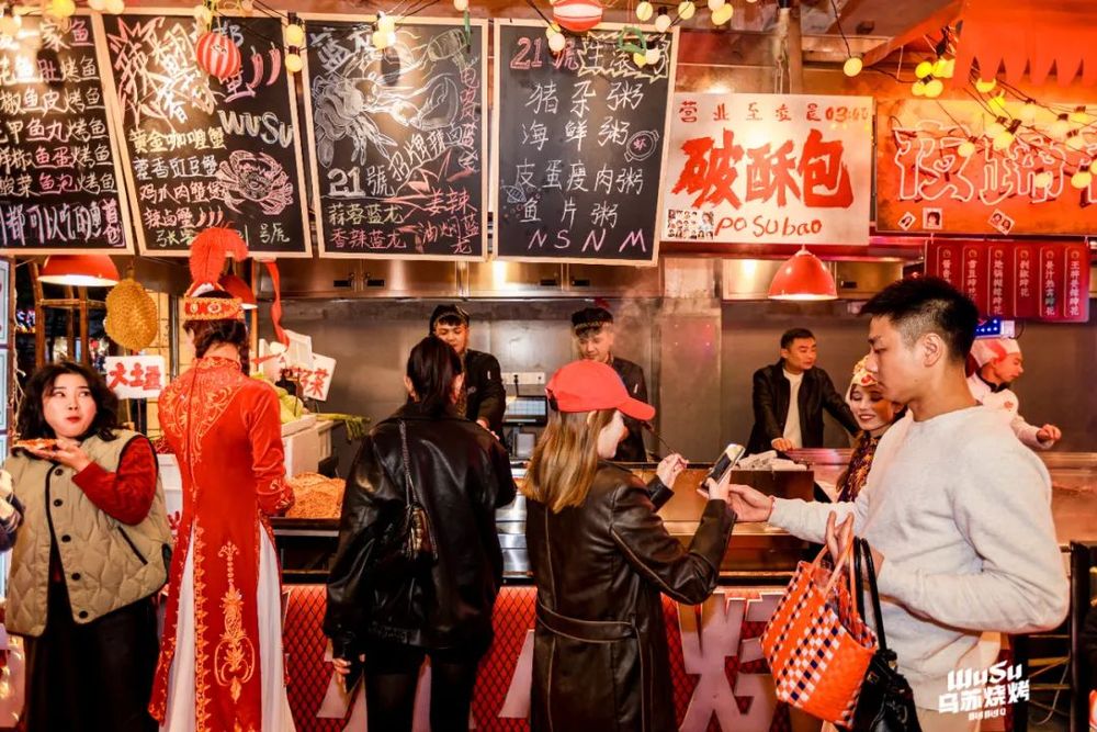 城”！这家店要当成都餐饮新顶流？麻将胡了2试玩3000平的“宵夜(图6)