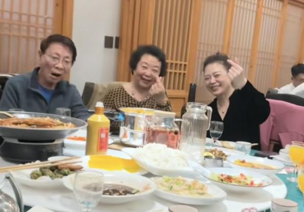 袁世凯87岁孙子太冻龄曹锟孙女罕见亮相麻将胡了免费试玩军阀后人聚会照片曝光：(图4)