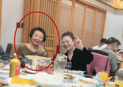 袁世凯87岁孙子太冻龄曹锟孙女罕见亮相麻将胡了免费试玩军阀后人聚会照片曝光：(图3)