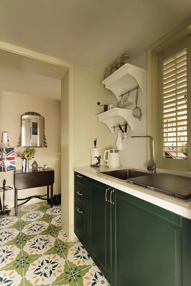 ㎡老房里打造英伦复古宅美轮美奂窗景超绝!PG电子麻将胡了2模拟器留学小伙在89(图8) ㎡老房里打造英伦复古宅美轮美奂窗景超绝!PG电子麻将胡了2模拟器留学小伙在89(图8)