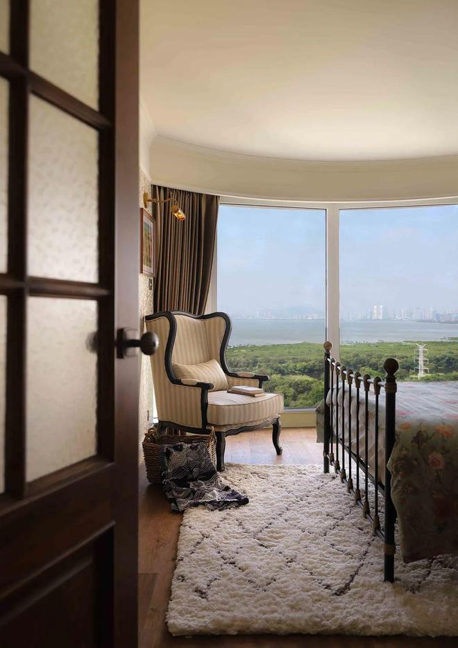 ㎡老房里打造英伦复古宅美轮美奂窗景超绝!PG电子麻将胡了2模拟器留学小伙在89(图2) ㎡老房里打造英伦复古宅美轮美奂窗景超绝!PG电子麻将胡了2模拟器留学小伙在89(图2)